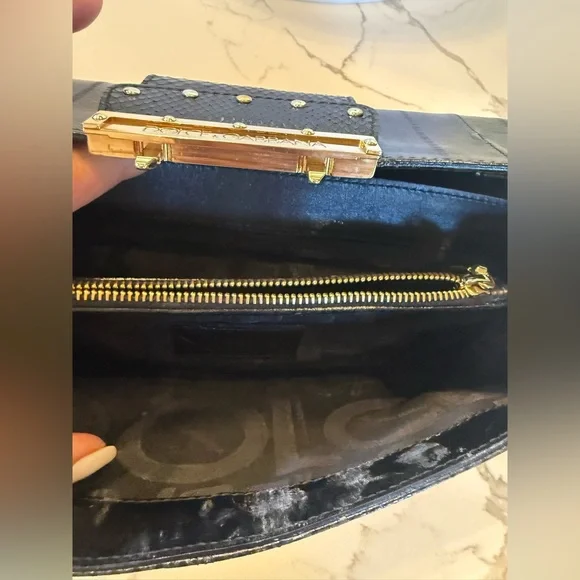 Dolce & Gabbana Black Leather Clutch with Gold Chain and Hardware vintage - Picture 3 of 3